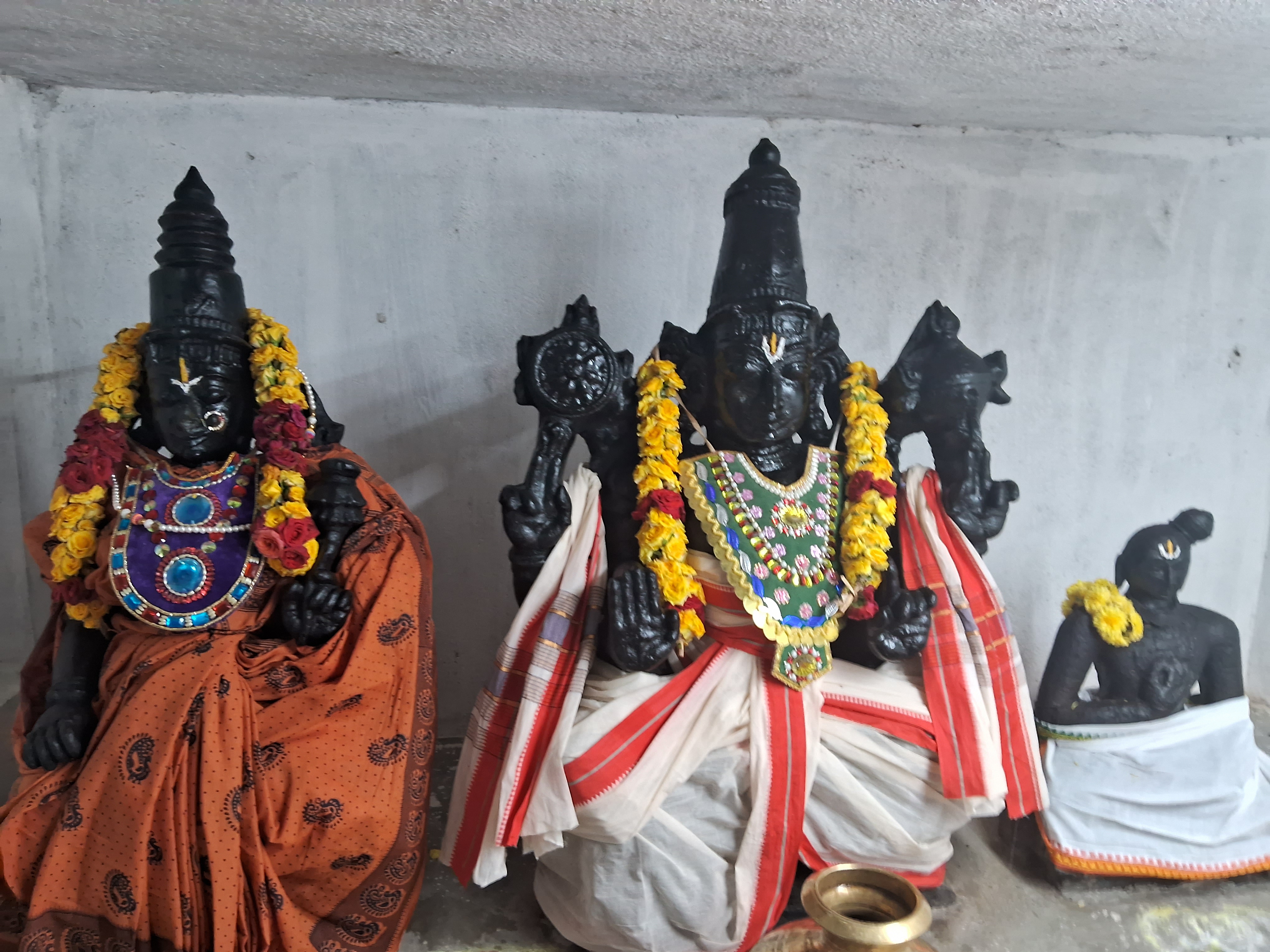a rare image of ancient Eachambadi moolavar 